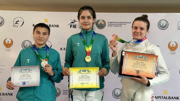 Назвали медалистов чемпионата Узбекистана по фехтованию - Sputnik Узбекистан