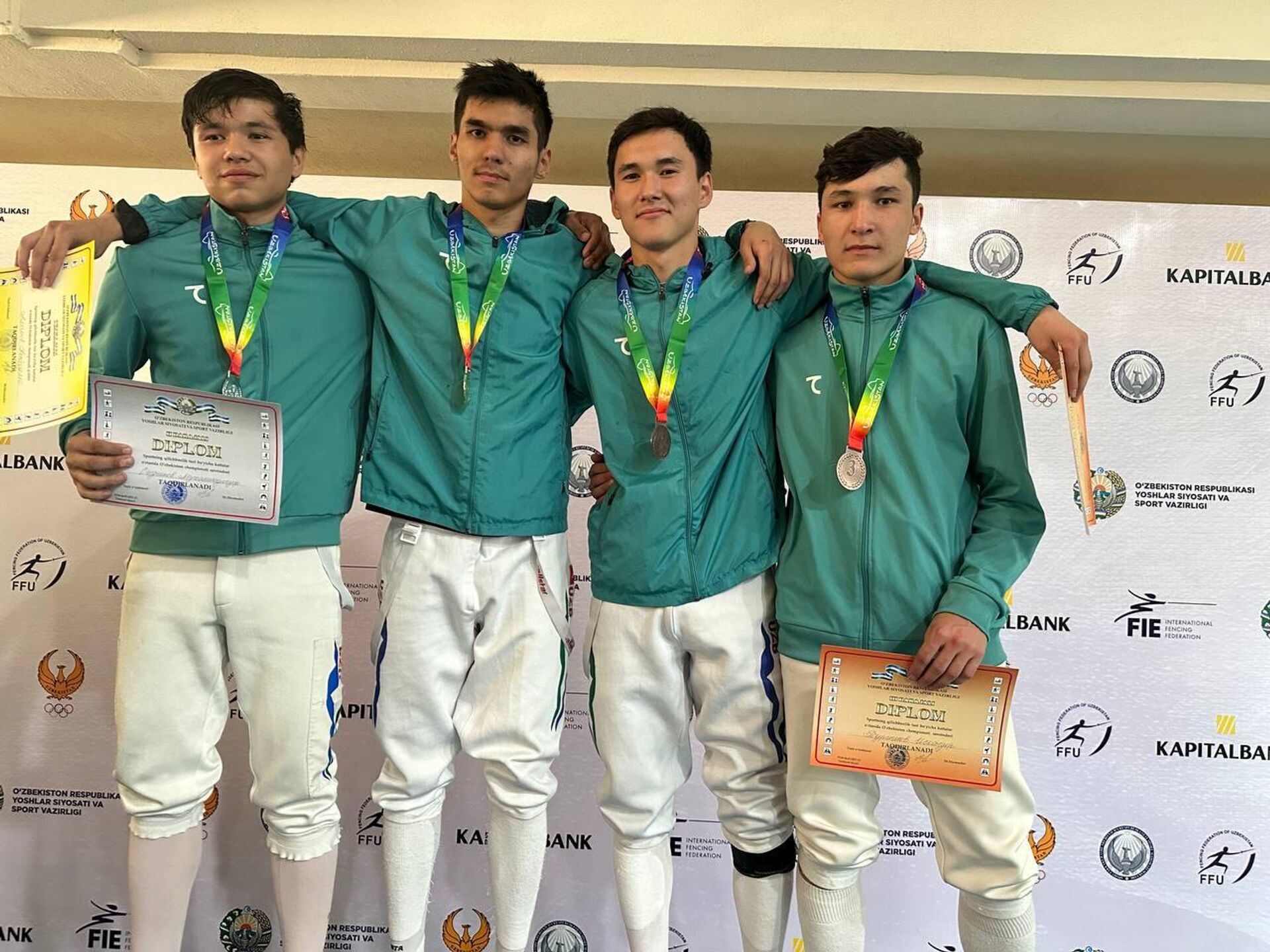 Назвали медалистов чемпионата Узбекистана по фехтованию - Sputnik Узбекистан, 1920, 30.04.2023