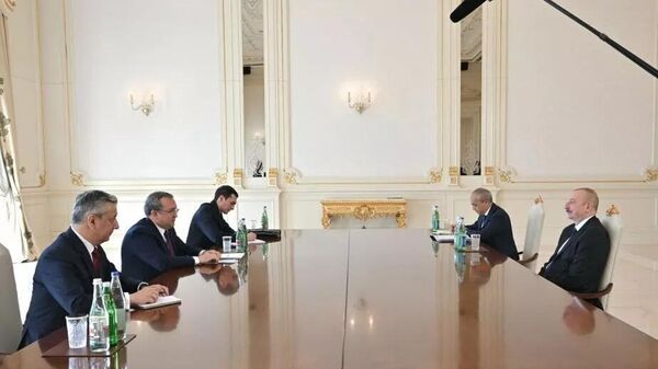 Президент Азербайджана принял делегацию Узавтосаноат - Sputnik Узбекистан
