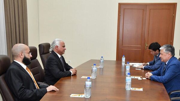 Заместитель главы МИД Узбекистана на встрече с руководителем кувейтской компании - Sputnik Узбекистан