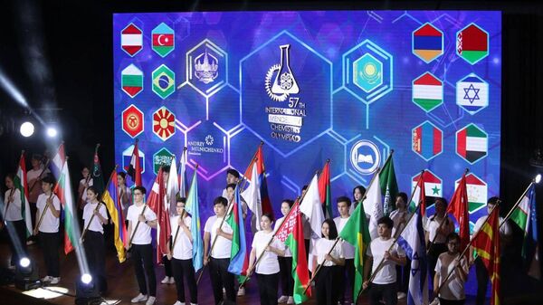 Учащиеся из Узбекистана принимают участие в 57-й Международной Менделеевской олимпиаде в Астане - Sputnik Ўзбекистон