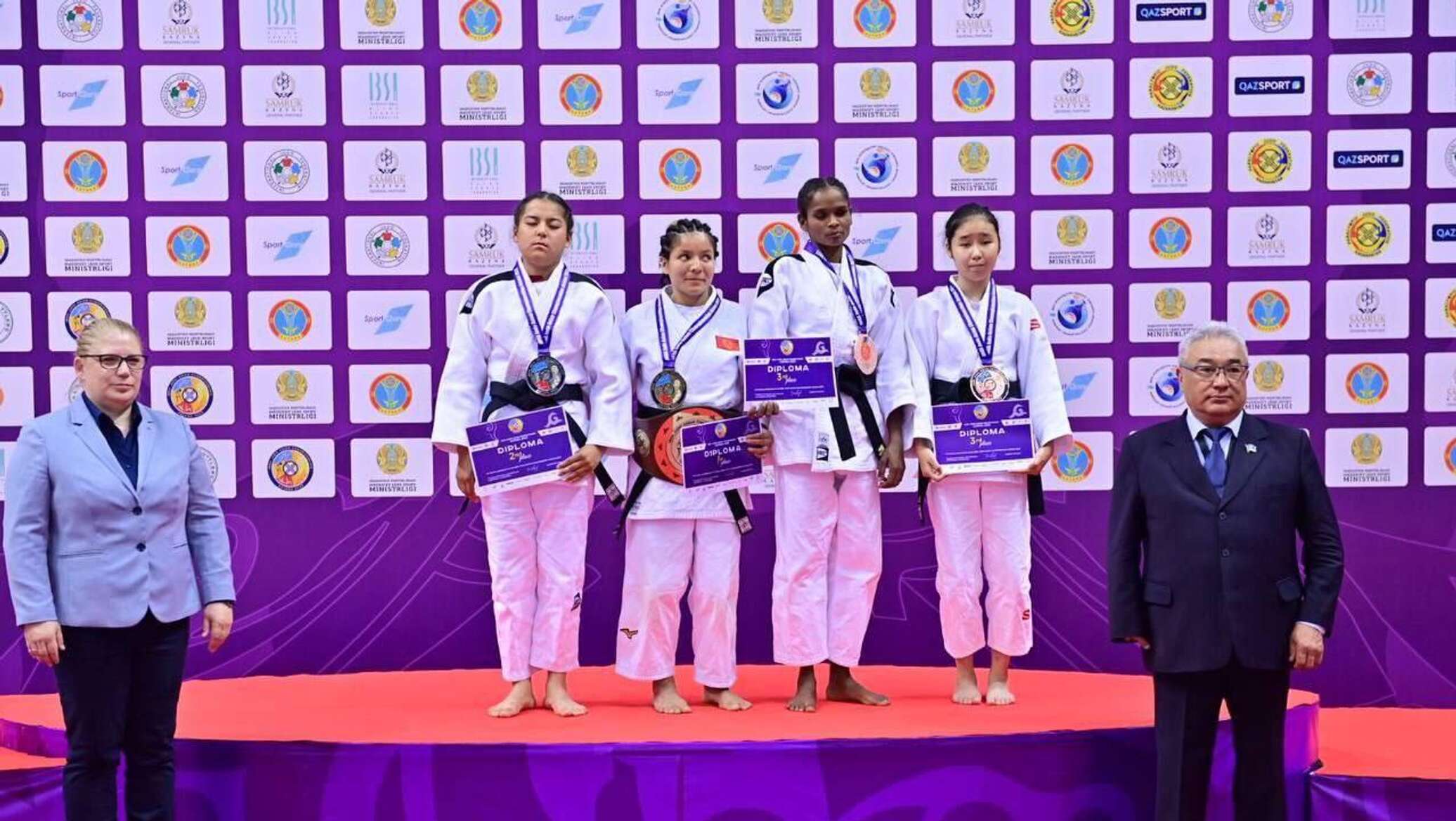 Узбекские парадзюдоисты поднялись на пьедестал почета на ЧА