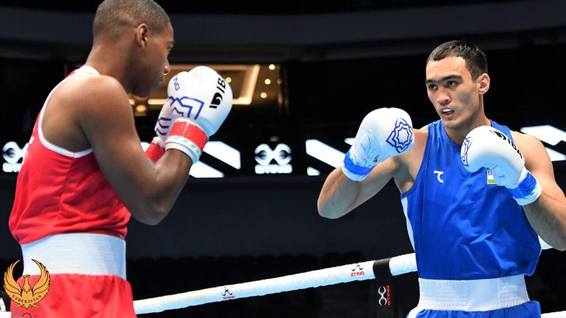 Лазизжон Мулложонов победил колумбийца Марло Хартадо в первом бою ЧМ. - Sputnik Узбекистан, 1920, 05.05.2023