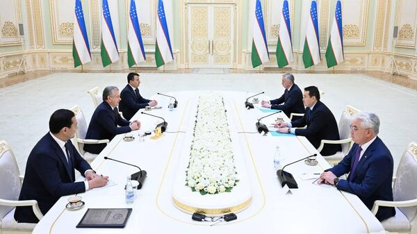 Шавкат Мирзиёев встретился с премьер-министром Казахстана Алиханом Смаиловым - Sputnik Узбекистан