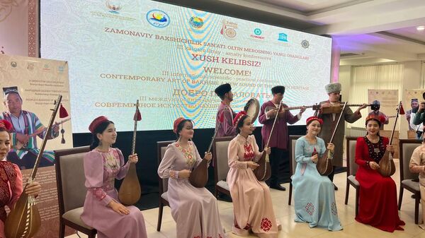 В Сырдарье проходит международный фестиваль искусства бахши - Sputnik Узбекистан
