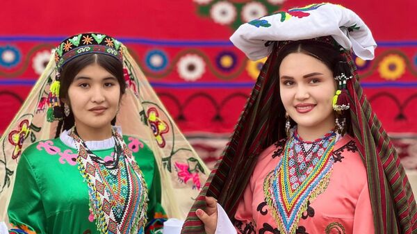 В Сырдарье проходит международный фестиваль искусства бахши - Sputnik Узбекистан