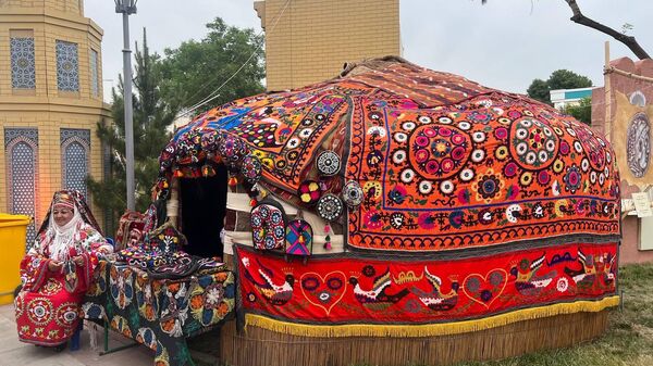 В Сырдарье проходит международный фестиваль искусства бахши - Sputnik Ўзбекистон