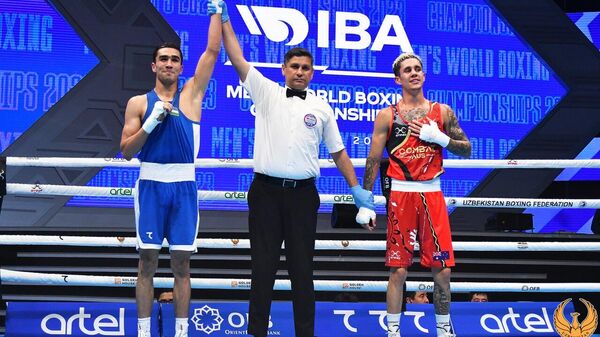 Очередную победу на чемпионате мира одержал узбекский боксёр Абдумалик Халоков - Sputnik Узбекистан