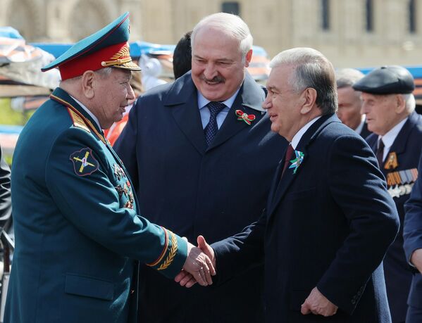Военный парад, посвящённый 78-й годовщине Победы в Великой Отечественной войне - Sputnik Узбекистан
