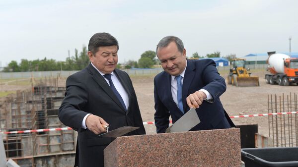 Старт строительства завода по сборке и производству легковых автомобилей и коммерческой техники - Sputnik Узбекистан