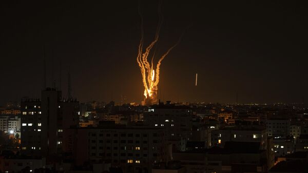 Запуск ракет из сектора Газа в направлении Израиля - Sputnik Узбекистан