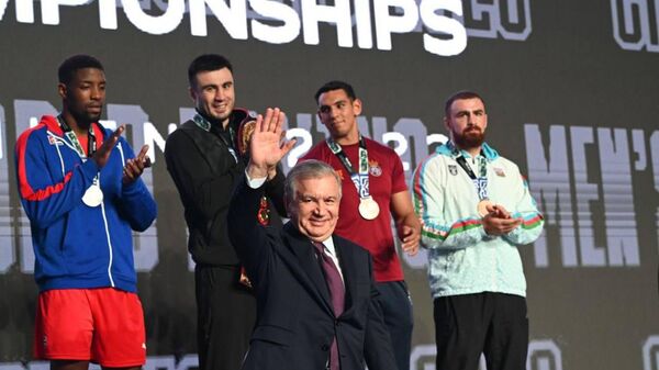 Шавкат Мирзиёев посмотрел финальные поединки чемпионата мира по боксу - Sputnik Ўзбекистон