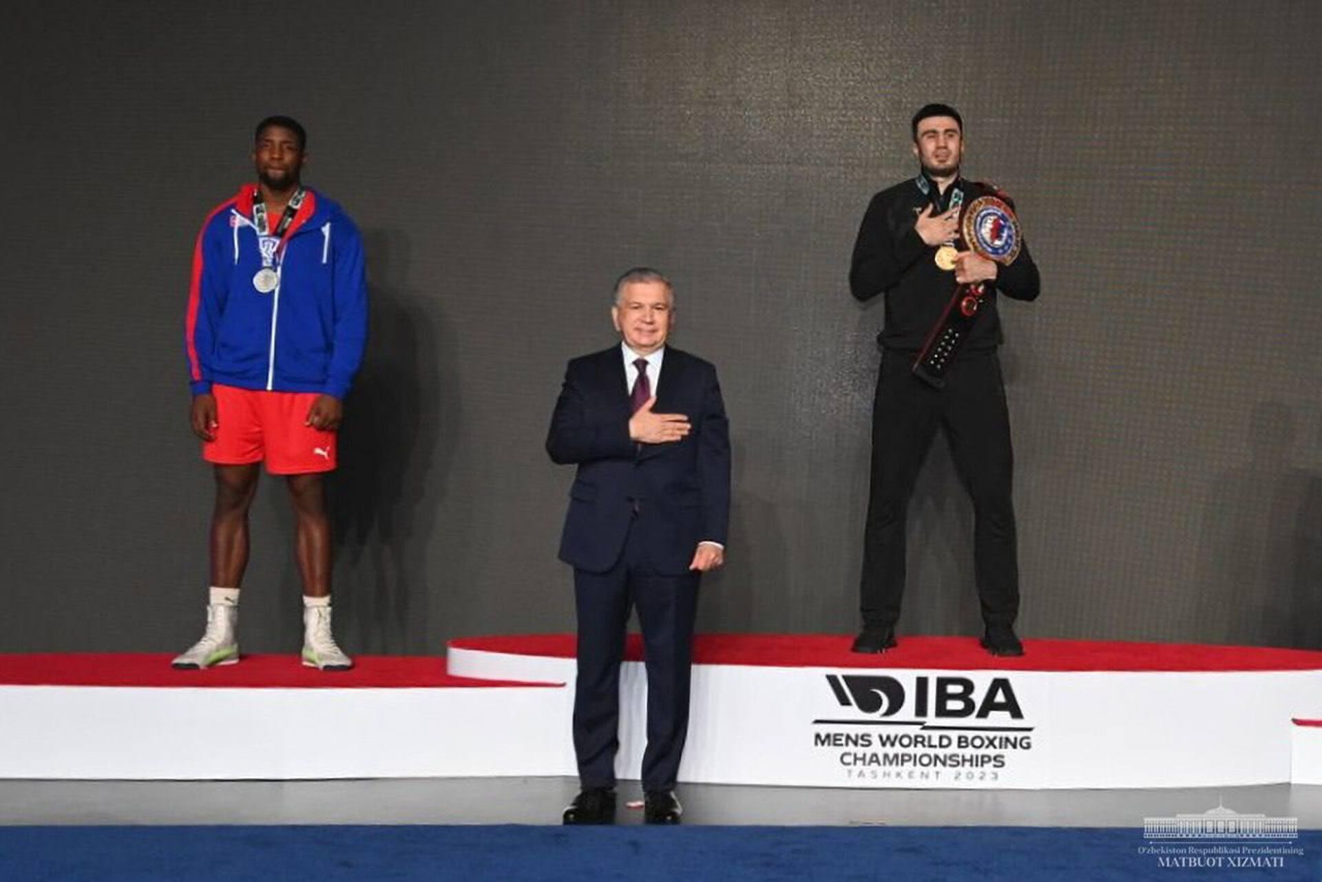 Shavkat Mirziyoyev posmotrel finalnie poyedinki chempionata mira po boksu - Sputnik O‘zbekiston, 1920, 14.05.2023