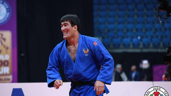 Alisher Yusupov pobedil yaponsa Kokoro Kageuru i zavoyeval bronzovuyu medal - Sputnik O‘zbekiston