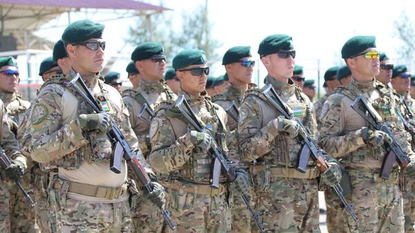 В Ангрене начались тактико-специальные учения с участием военных Узбекистана и Казахстана. - Sputnik Узбекистан