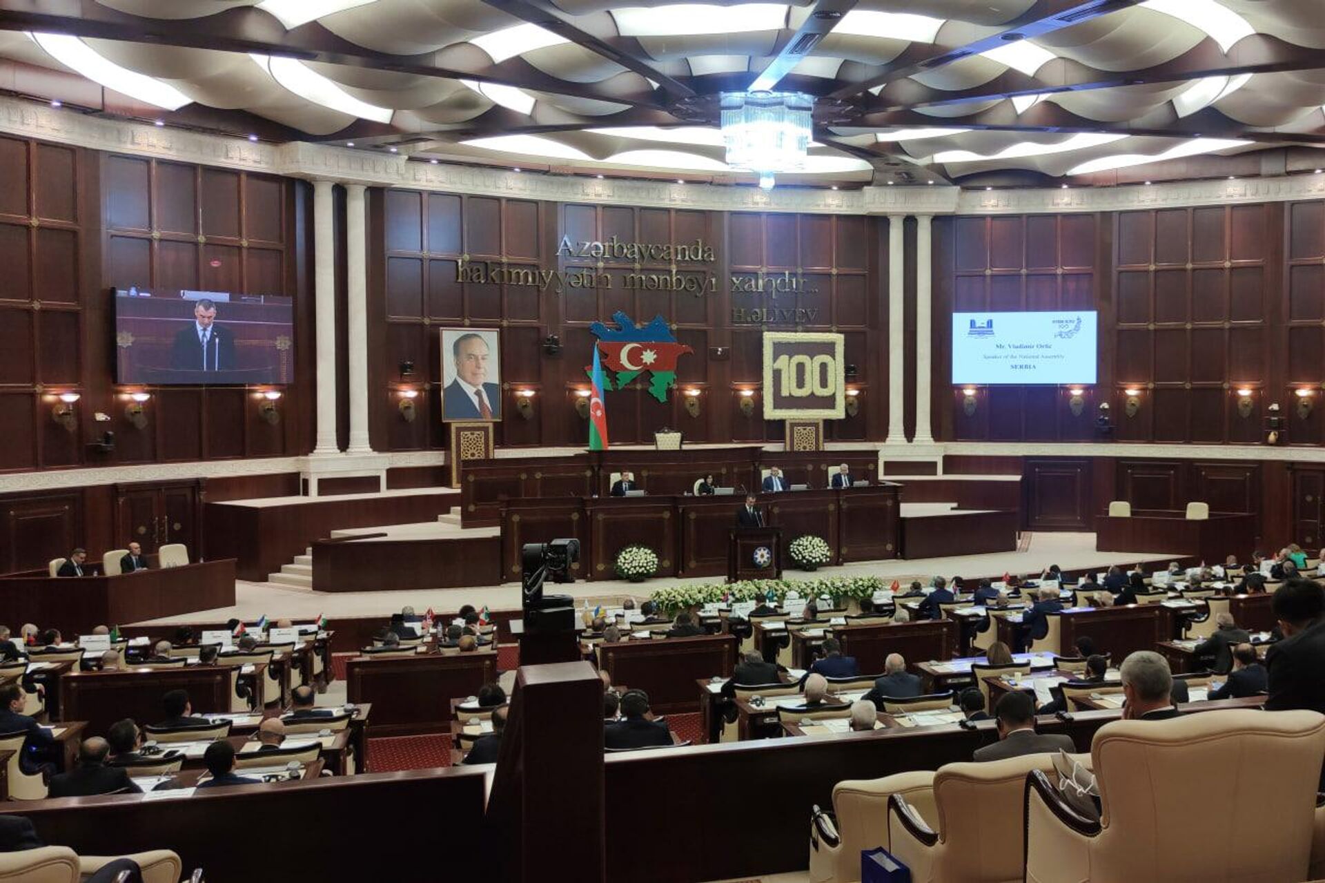 Predsedatel Senata Oliy Majlisa prinyala uchastie v spetsialnom zasedanii parlamenta Azerbaydjanskoy Respubliki  - Sputnik O‘zbekiston, 1920, 17.05.2023