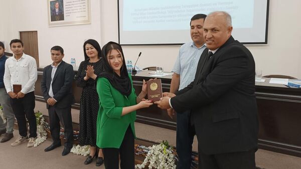 Афганцы получили узбекский диплом - Sputnik Ўзбекистон