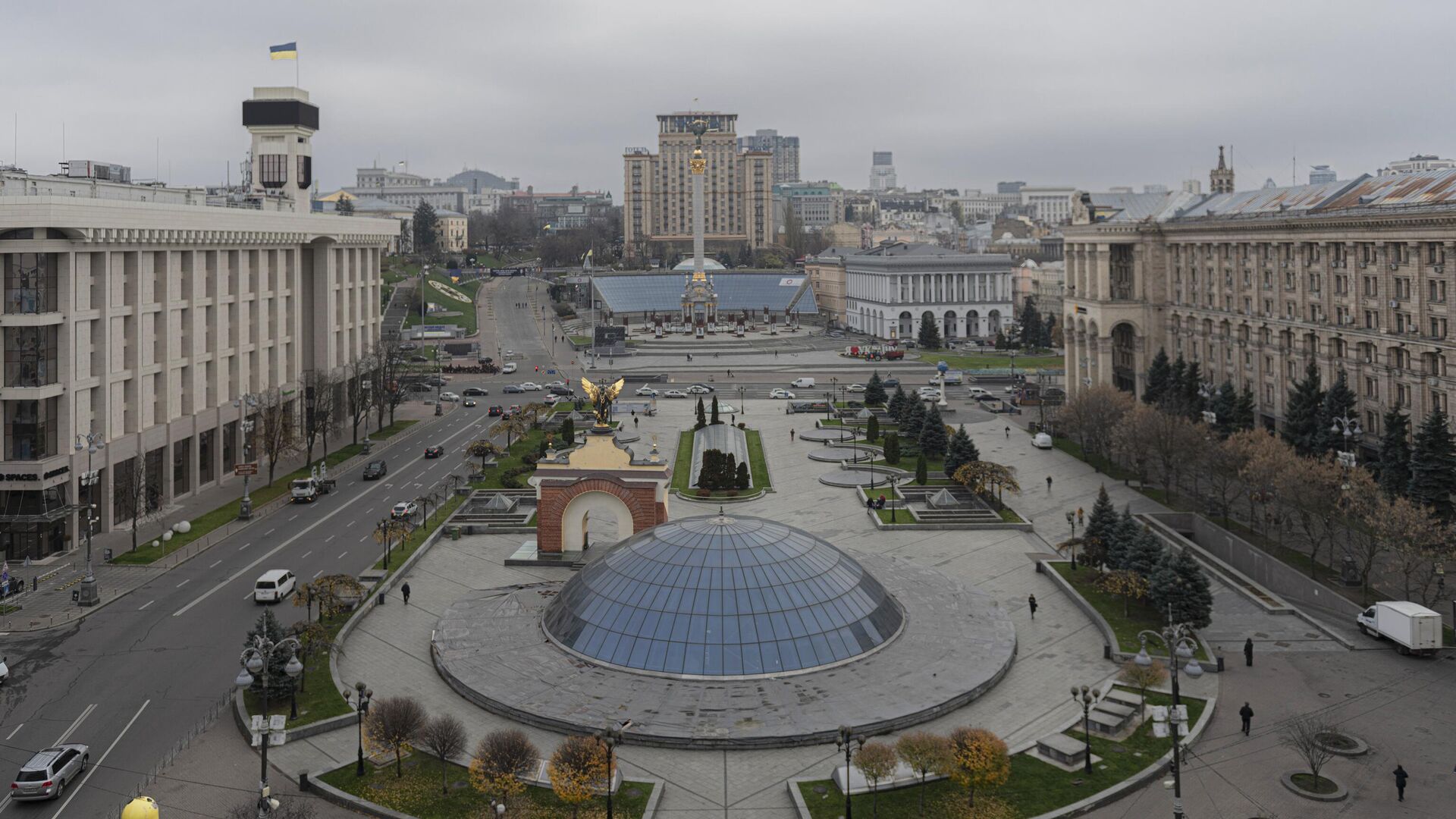 Вид на площадь Независимости в Киеве, Украина, четверг, 10 ноября 2022 г. - Sputnik Ўзбекистон, 1920, 23.05.2023