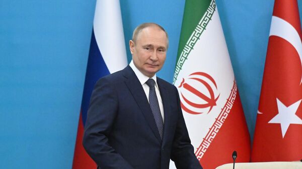  Prezident RF Vladimir Putin. Arxivnoe foto - Sputnik O‘zbekiston
