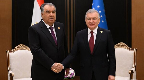 Лидеры Узбекистана и Таджикистана обсудили актуальные вопросы двусторонней повестки - Sputnik Узбекистан