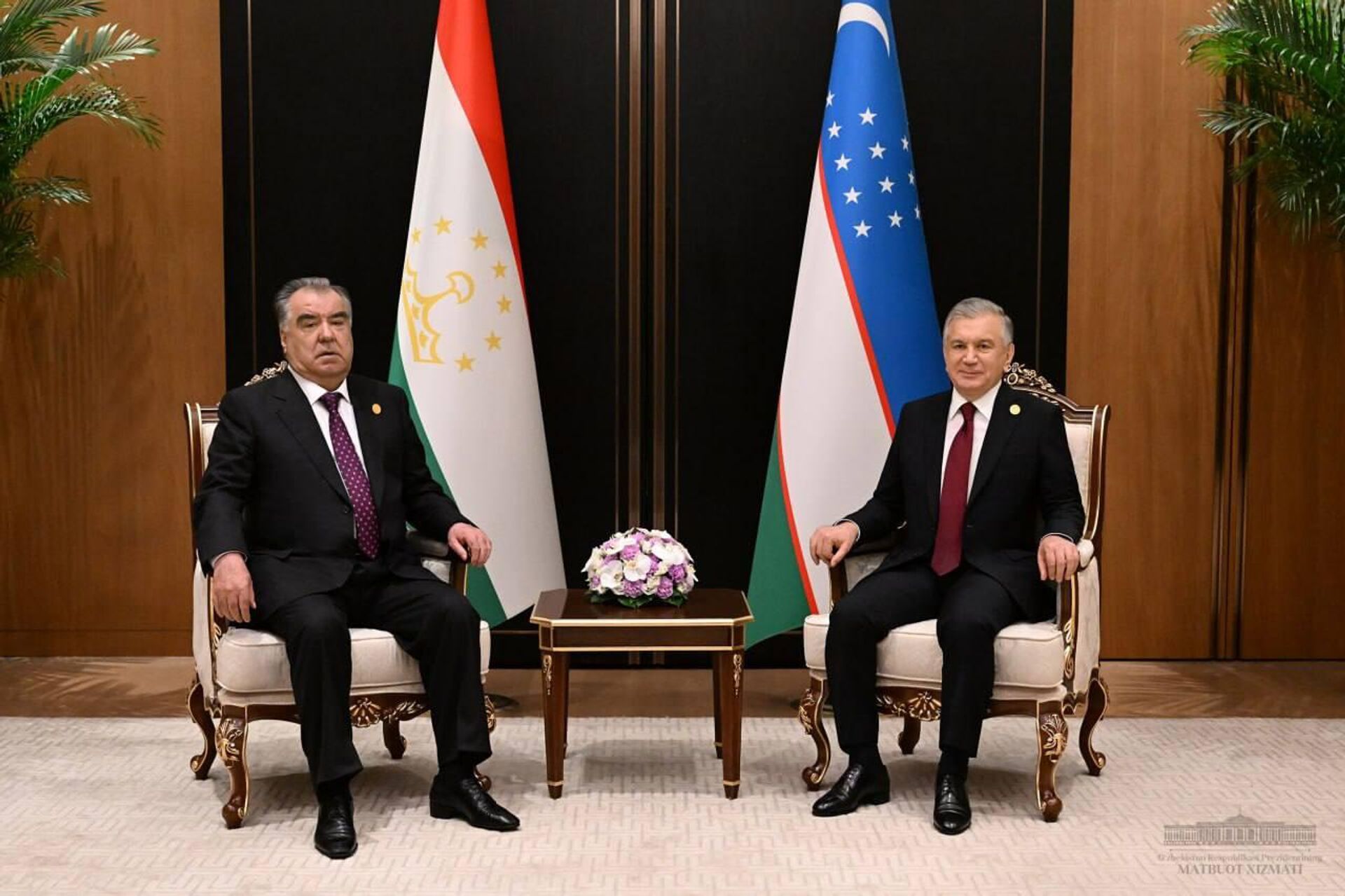 Лидеры Узбекистана и Таджикистана обсудили актуальные вопросы двусторонней повестки - Sputnik Узбекистан, 1920, 19.05.2023