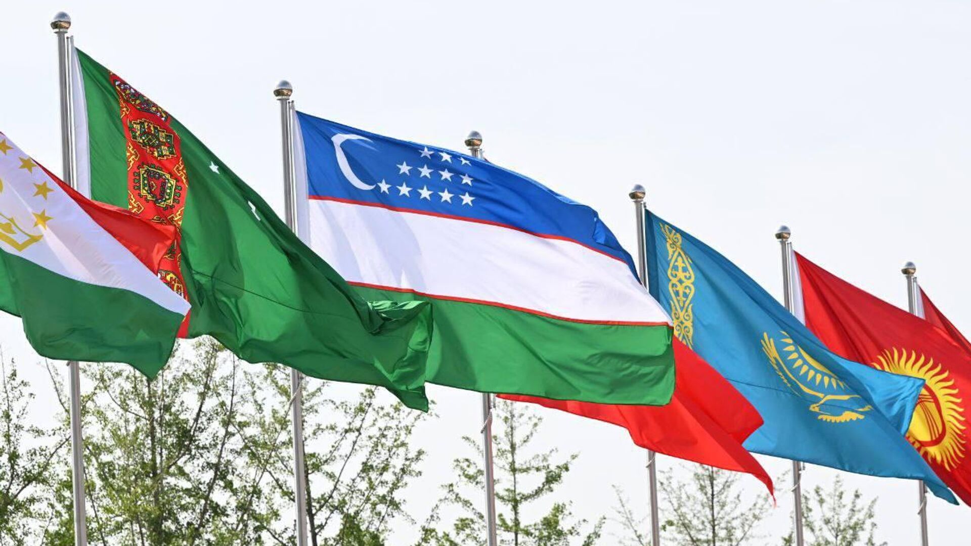 Флаги центральноазиатских государств. Архивное фото - Sputnik Узбекистан, 1920, 13.09.2023