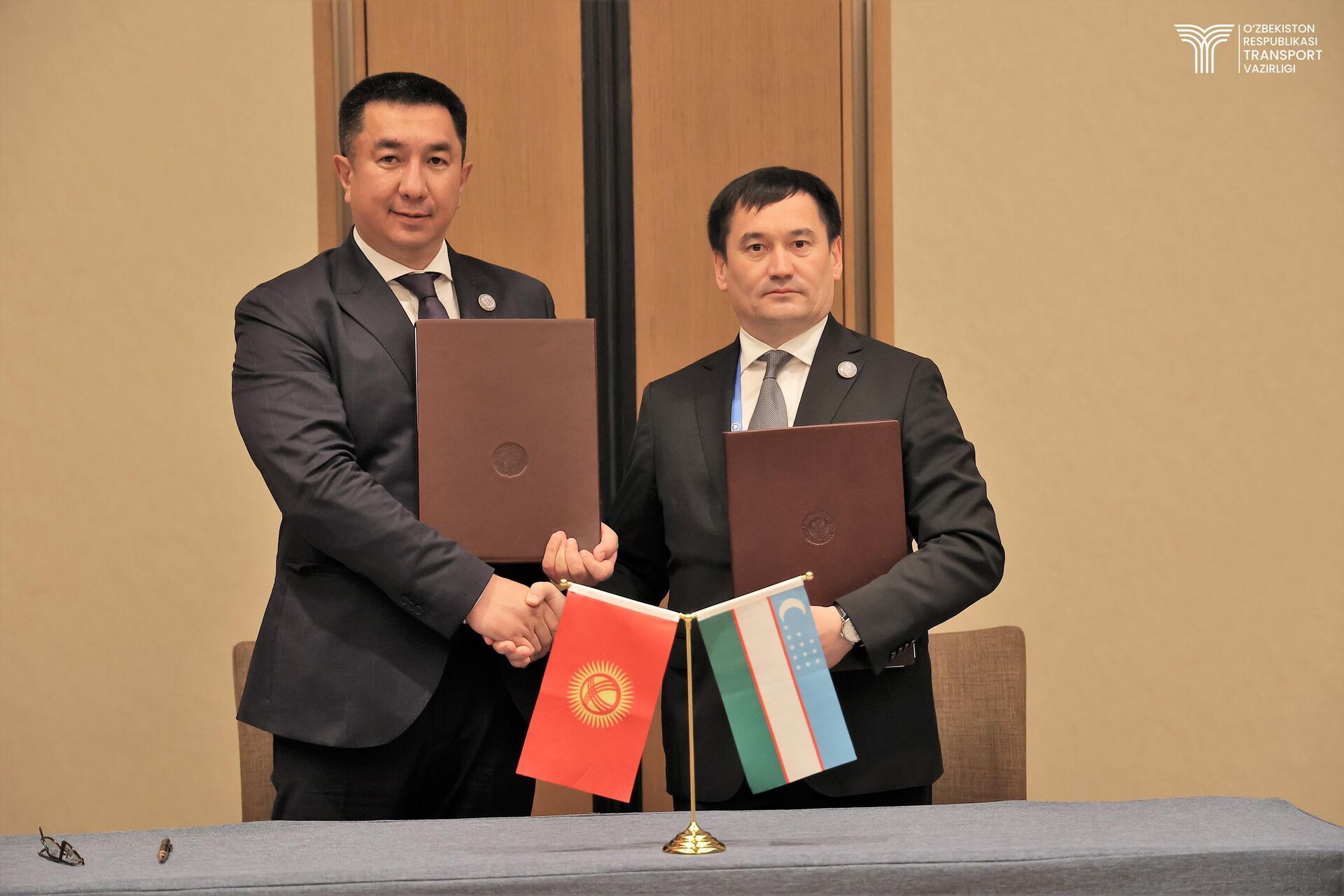В Китае подписали трехсторонний документ по проекту строительства ж/дороги Узбекистан-Кыргызстан-Китай - Sputnik Узбекистан, 1920, 19.05.2023