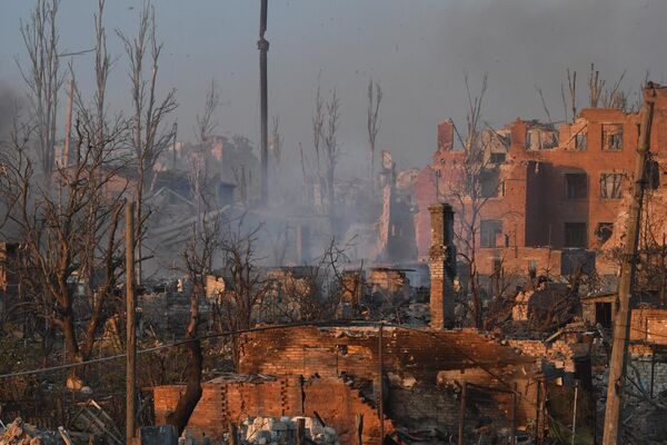 Разрушенные здания в Артёмовске. - Sputnik Узбекистан