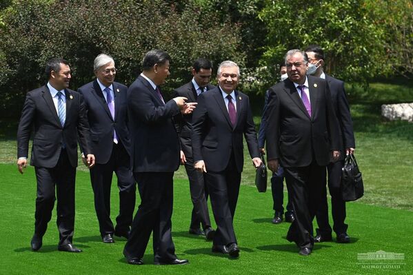 Шавкат Мирзиёев принял участие в первом саммите &quot;Центральная Азия — Китай&quot; - Sputnik Узбекистан
