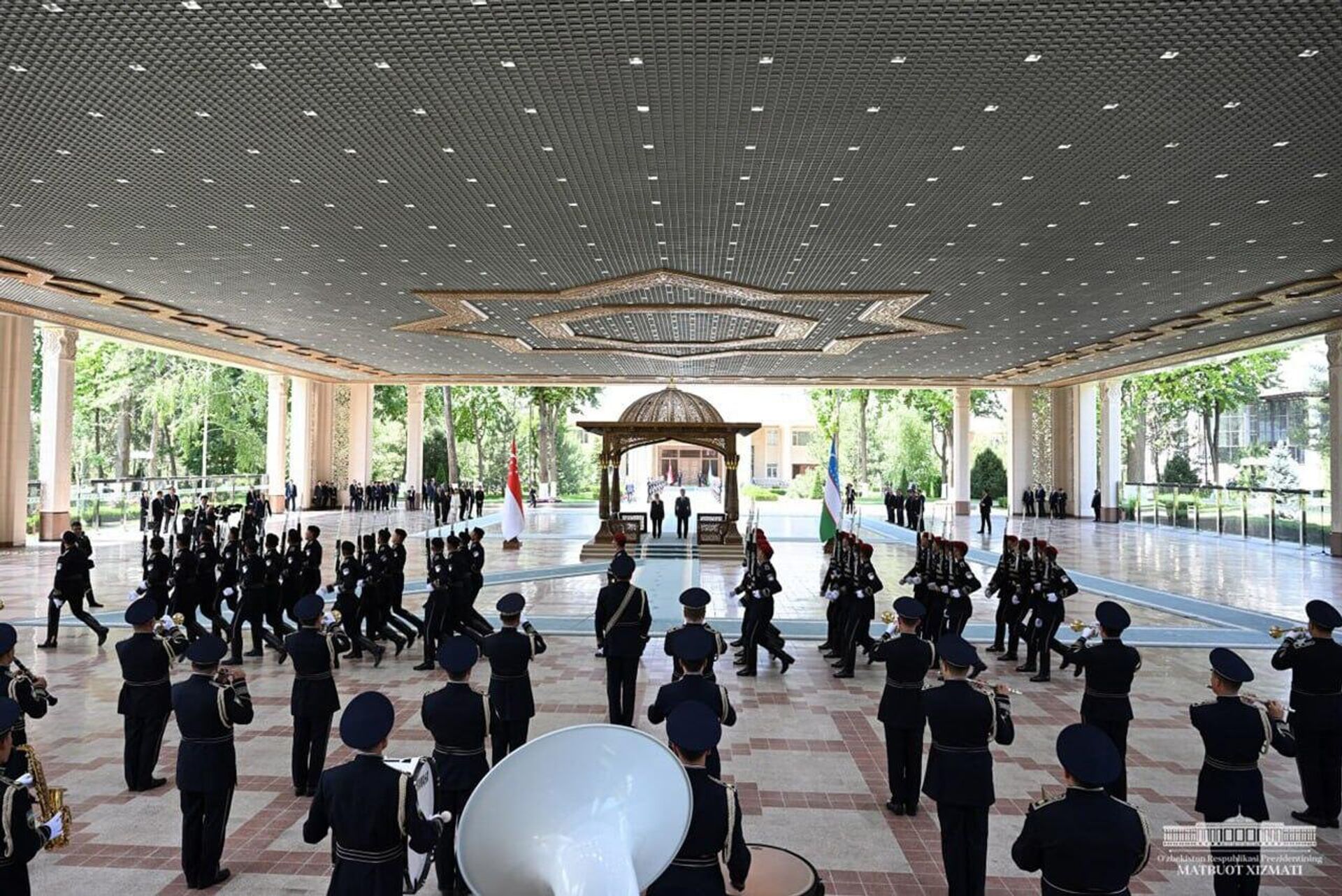 Церемония официальной встречи Президента Республики Сингапур Халимы Якуб. - Sputnik Узбекистан, 1920, 24.05.2023