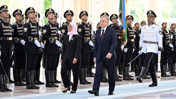 Церемония официальной встречи Президента Республики Сингапур Халимы Якуб. - Sputnik Узбекистан
