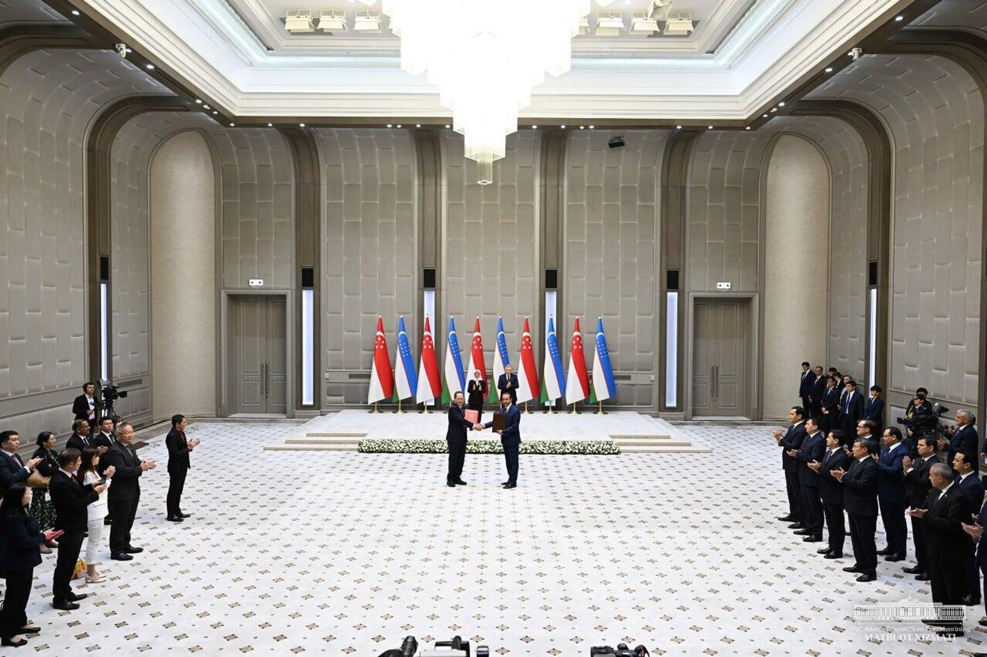 Церемония принятия двусторонних документов между Узбекистаном и Сингапуром. - Sputnik Ўзбекистон, 1920, 24.05.2023