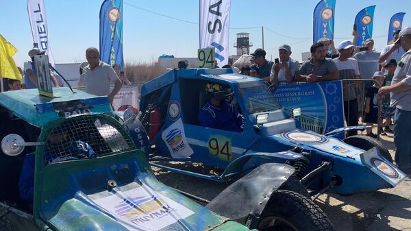 Международные экстремальные автомобильные соревнования Rally Muynak. - Sputnik Ўзбекистон