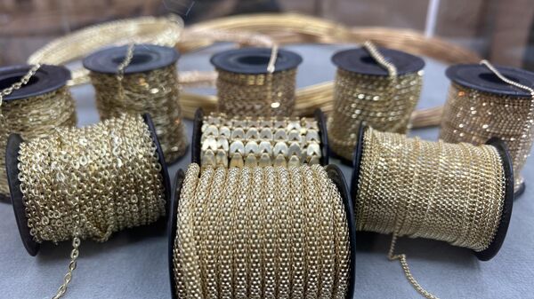  В Ташкенте проходит первая международная ювелирная выставка UZBEK JEWELLERY FAIR-2023 - Sputnik Ўзбекистон