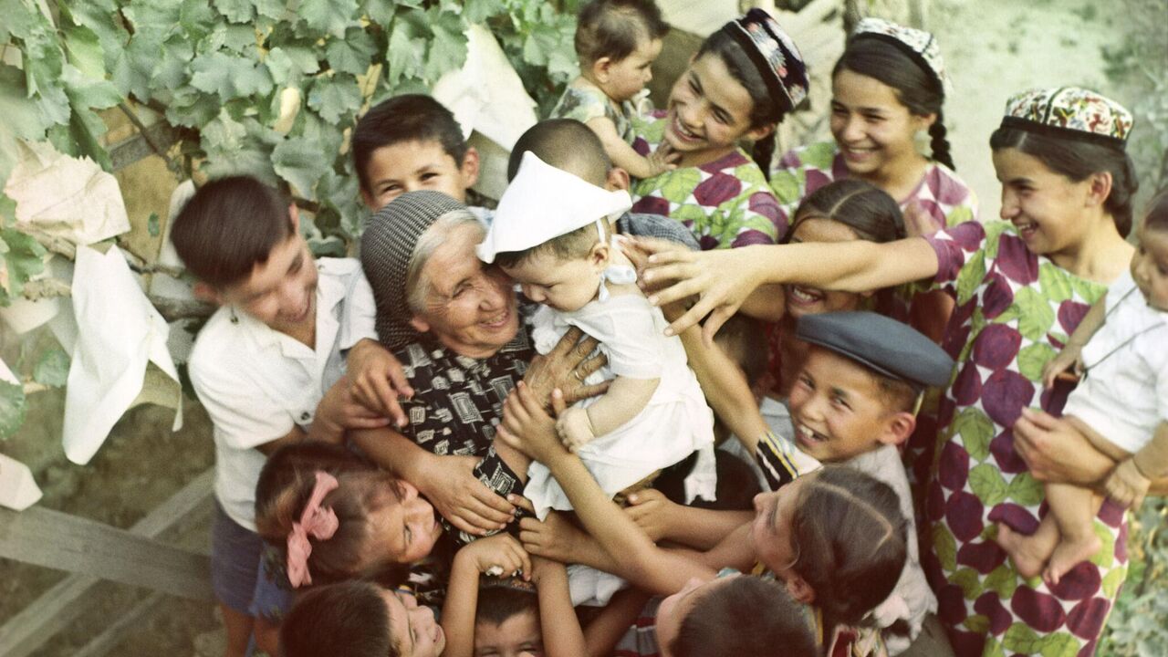 Kim mumkin porno Kokraklarida sut bilan trannies video