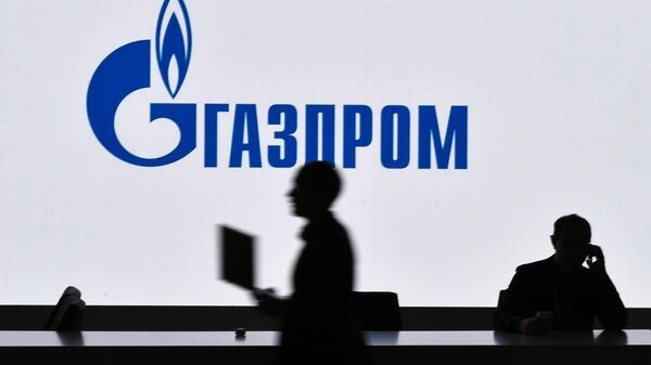 Логотип компании Газпром. Архивное фото - Sputnik Ўзбекистон