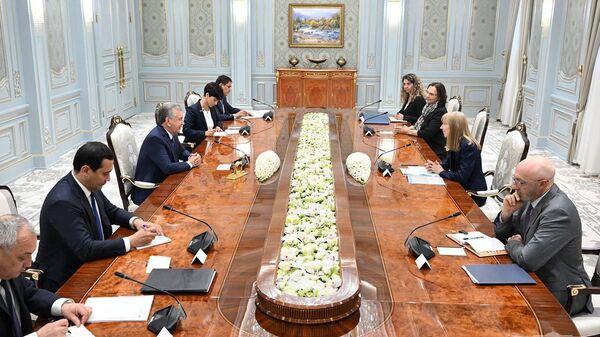 Шавкат Мирзиёев принял вице-президента Всемирного банка по региону Европы и Центральной Азии  - Sputnik Узбекистан