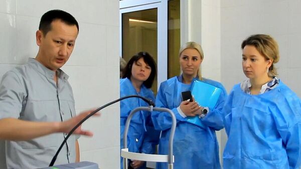 Медики АО РЖД посетили госпиталь Узбекистан темир йуллари - Sputnik Узбекистан