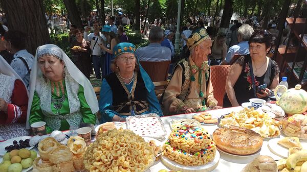 В Ташкенте отмечают “Сабантуй”  - Sputnik Ўзбекистон