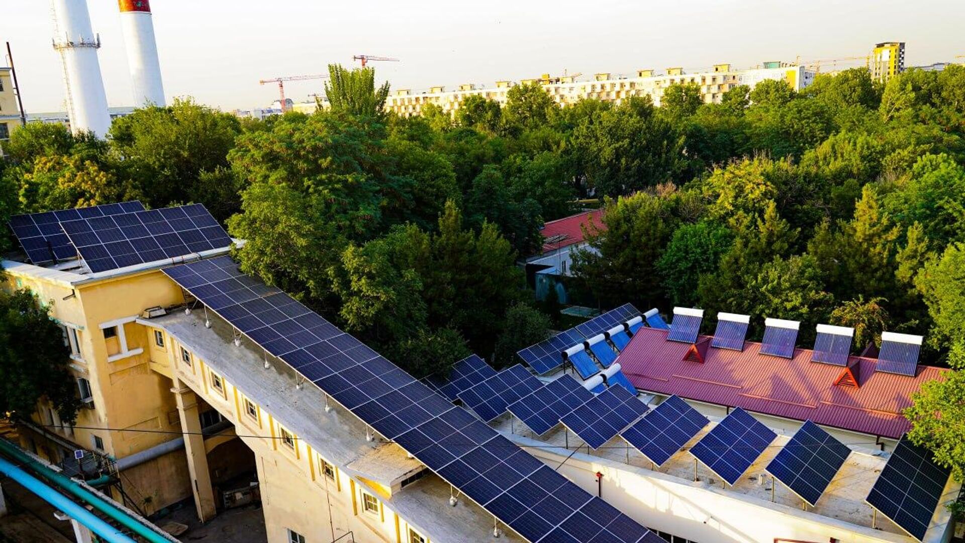 На Ташкентской ТЭЦ сдали в эксплуатацию солнечную фотоэлектростанцию  - Sputnik Узбекистан, 1920, 07.06.2023