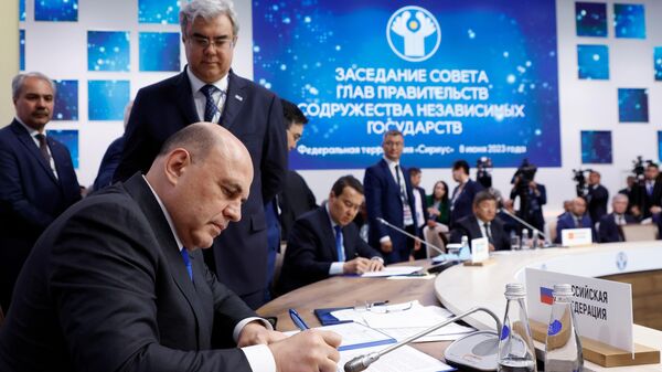 Rossiya bosh vaziri Mixail Mishustin  MDH hukumat rahbarlari kengashida - Sputnik O‘zbekiston