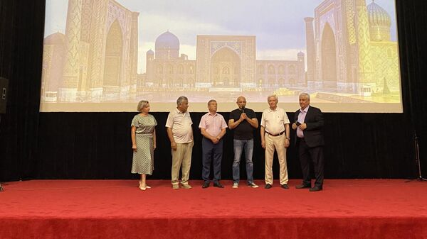 В Ташкенте прошла премьера картины “Самарканд — вечный город” - Sputnik Узбекистан