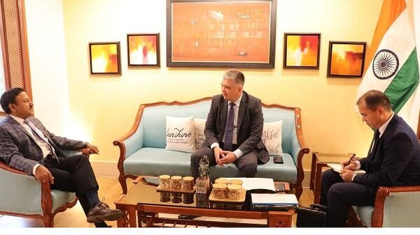 Встреча посла РУз в Дели с главным избирательным комиссаром Индии - Sputnik Узбекистан