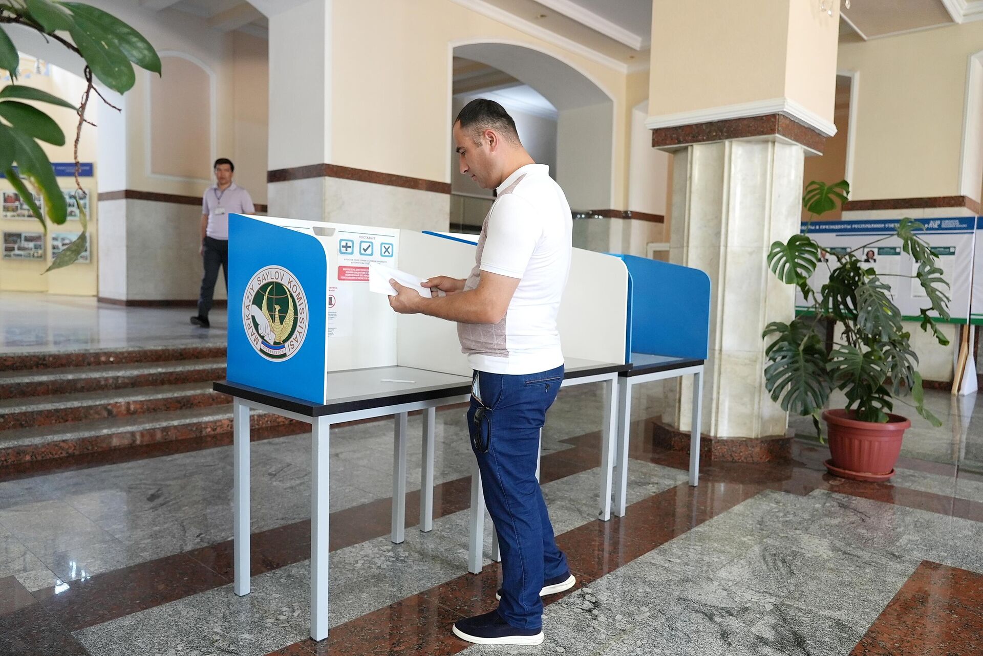 В Узбекистане началось досрочное голосование - Sputnik Ўзбекистон, 1920, 28.06.2023