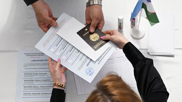 Досрочное голосование на выборах президента Узбекистана. - Sputnik Узбекистан