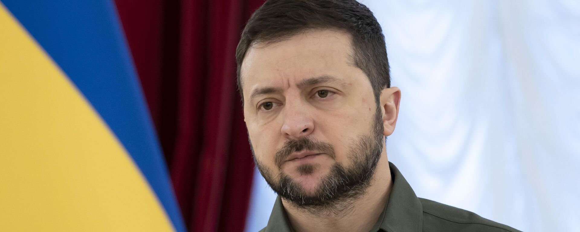 Prezident Ukraini na meropriyatii po sluchayu Dnya Suxoputnix voysk Voorujennix Sil Ukraini - Sputnik O‘zbekiston, 1920, 04.01.2026