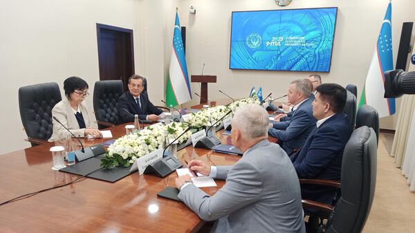 В ЦИК Узбекистана прошла встреча с наблюдателями от Межпарламентской ассамблеи СНГ  - Sputnik Узбекистан