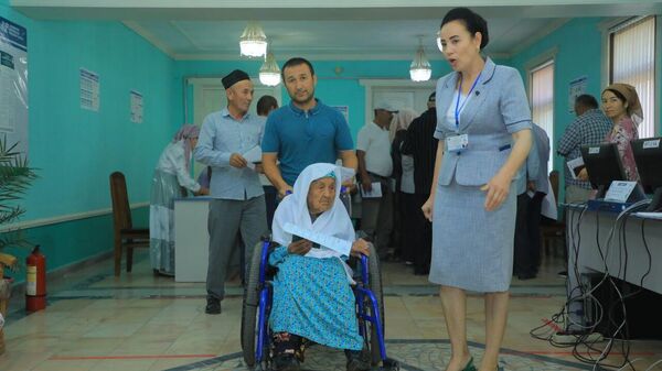 В Наманганской области проголосовала 110-летняя бабушка - Sputnik Узбекистан