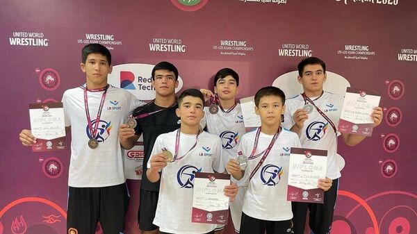 Борцы Узбекистана завоевали медали на чемпионате Азии  - Sputnik Узбекистан