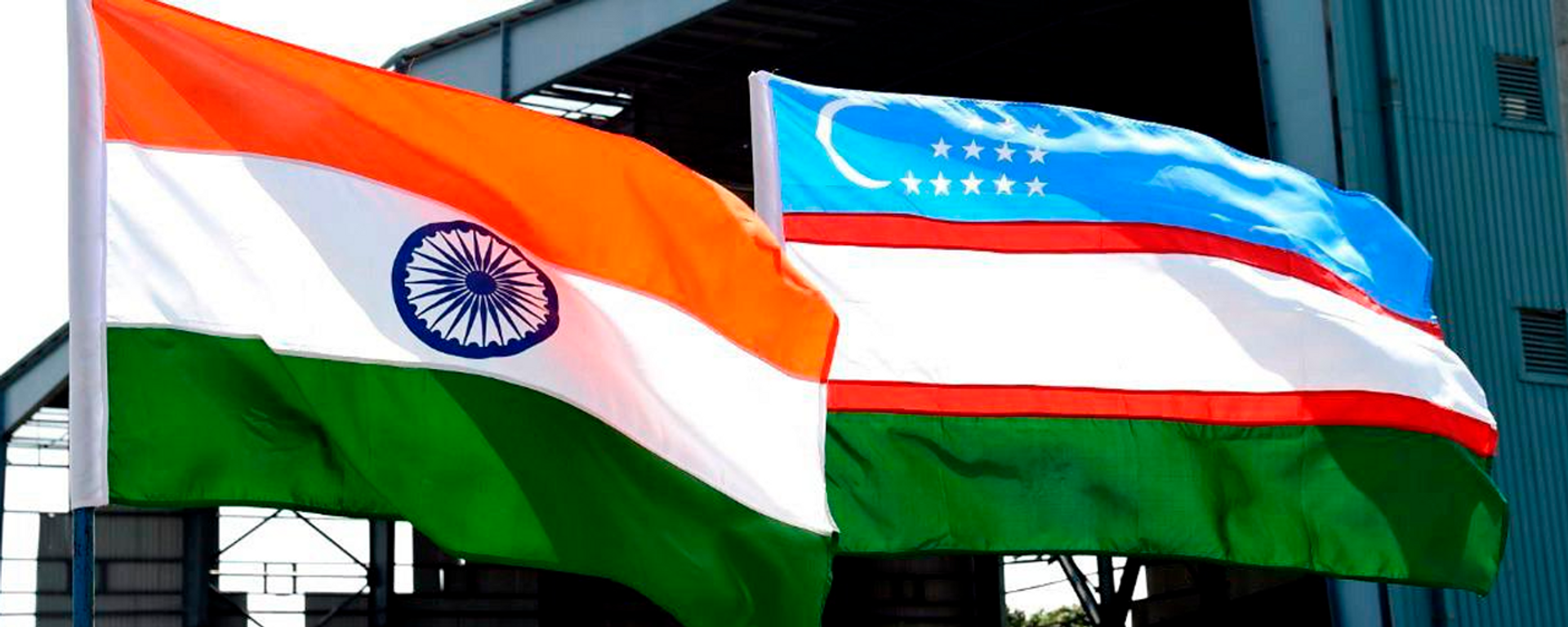 Флаг Индии и Узбекистана - Sputnik Ўзбекистон, 1920, 17.03.2024